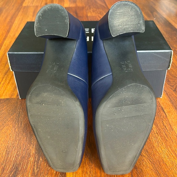Naturalizer Warner French Navy Heels - Picture 6 of 11